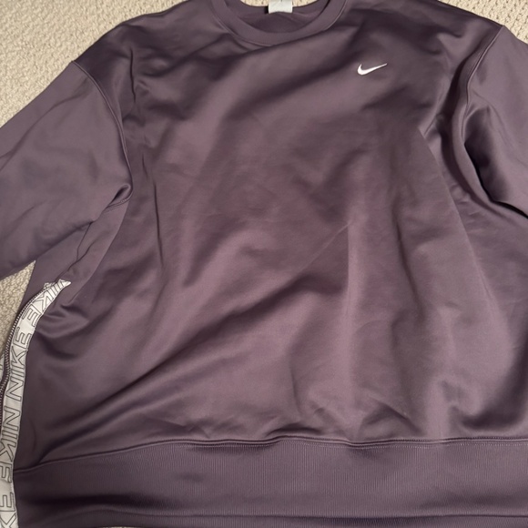 Nike Therma-FIT Women's Purple Fleece Training Crew (DD6152-572) - Picture 1 of 5
